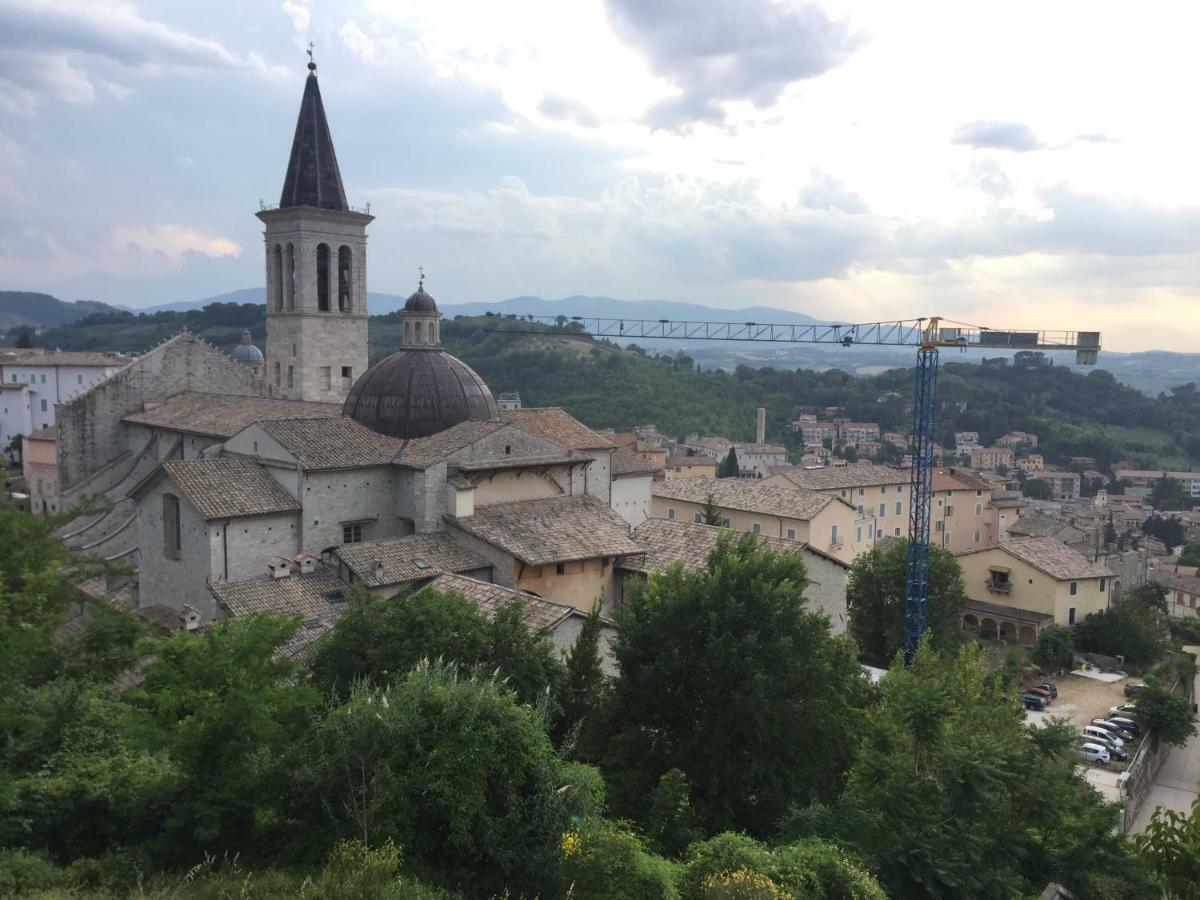 Appartamento Via G Mameli 94 Spoleto Eksteriør bilde
